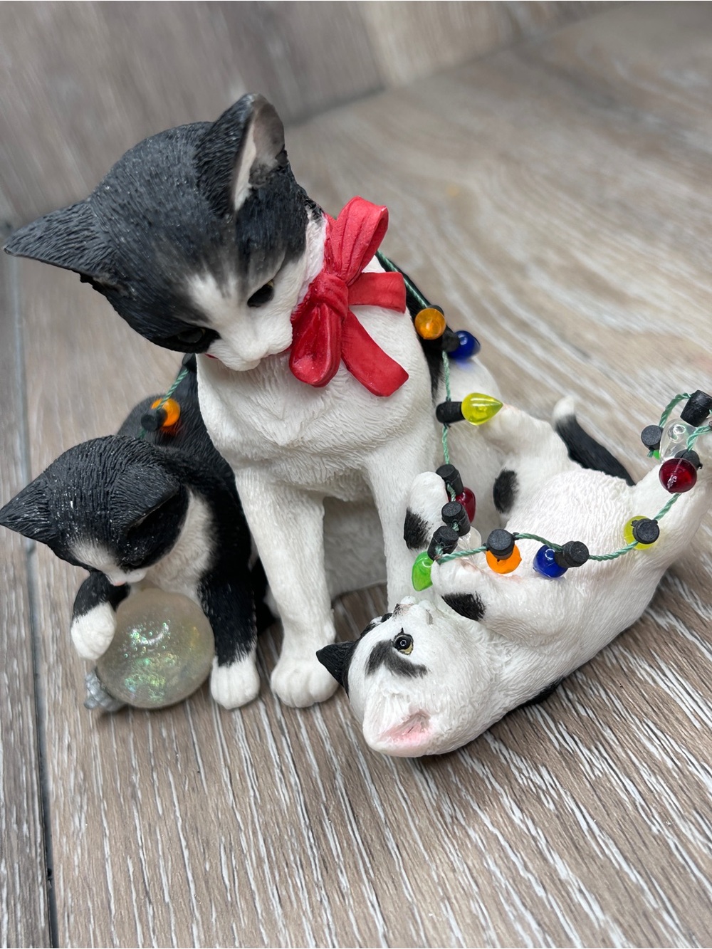 Lenox Taking Down The Tree Cat Figurines • Holiday Decor • Christmas Collectible - Picture 9 of 10